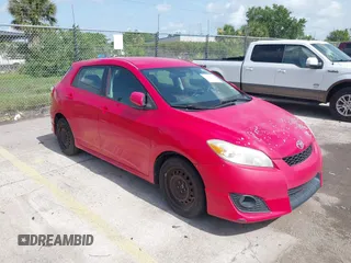 2009 Toyota Matrix z VIN 2T1KU40E29C161663, wystawiony jako IAAI lot #42465735 z przebiegiem 237 072 mil mil oraz . Historia ofert i sprzedaży dostępna na DreamBid. Obrazek 1.