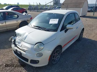 2012 FIAT 500 Sport z VIN 3C3CFFBR1CT186721, wystawiony jako IAAI lot #42268574 z przebiegiem 106 208 mil mil oraz . Historia ofert i sprzedaży dostępna na DreamBid. Obrazek 2.