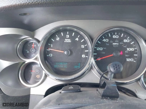 2011 Chevrolet Silverado 1500 LT with VIN 1GCRKSE30BZ450651, listed as a IAAI auction lot 41575279 with 277,690 mi miles. Bid and sale history available at carsss.com. Image 7.