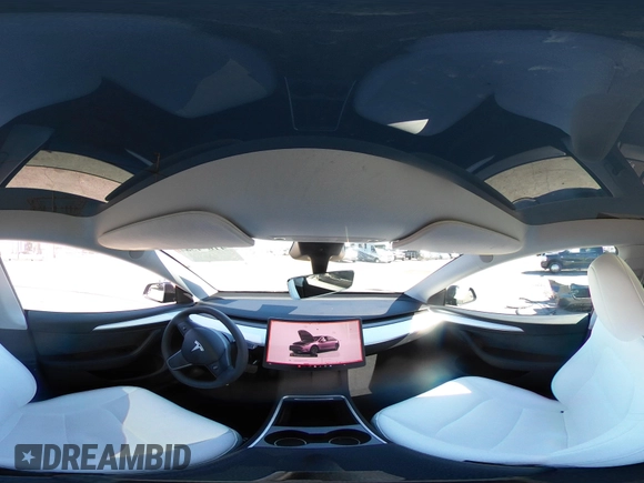 2025 Tesla Model Y Long Range z VIN 7SAYGDED0SF314885, wystawiony jako IAAI lot #41871384 z przebiegiem 1 795 mil mil oraz . Historia ofert i sprzedaży dostępna na DreamBid. Obrazek 19.