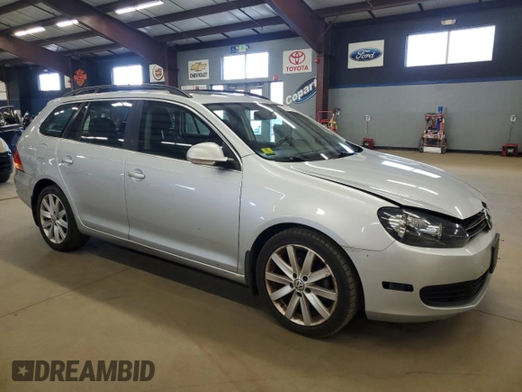 2013 Volkswagen Jetta SportWagen S with VIN 3VWPP7AJ7DM693370, listed as a Copart auction lot 53641395 with 141,013 mi miles and Salvage Title. Bid and sale history available at carsss.com. Image 4.