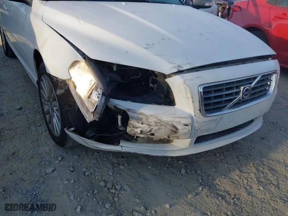 2007 Volvo S80 I6 with VIN YV1AS982471032134, listed as a IAAI auction lot 41829607 with 217,732 mi miles. Bid and sale history available at carsss.com. Image 6.
