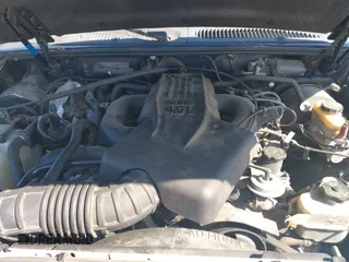 1997 Ford Explorer XL z VIN 1FMDU34E9VUC91672, wystawiony jako IAAI lot #42273914 z przebiegiem 153 944 mil mil oraz . Historia ofert i sprzedaży dostępna na DreamBid. Obrazek 10.