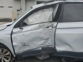2018 Volkswagen Tiguan S z VIN 3VV0B7AX6JM115961, wystawiony jako Copart lot #51405135 z przebiegiem 92 096 mil mil oraz Szkoda całkowita • Salvage title. Historia ofert i sprzedaży dostępna na DreamBid. Obrazek 7.