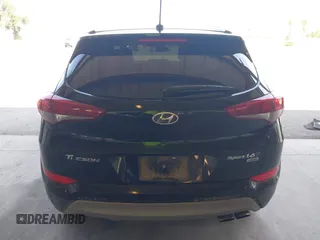 2017 Hyundai Tucson Limited z VIN KM8J3CA2XHU534555, wystawiony jako IAAI lot #42359868 z przebiegiem 136 180 mil mil oraz . Historia ofert i sprzedaży dostępna na DreamBid. Obrazek 16.