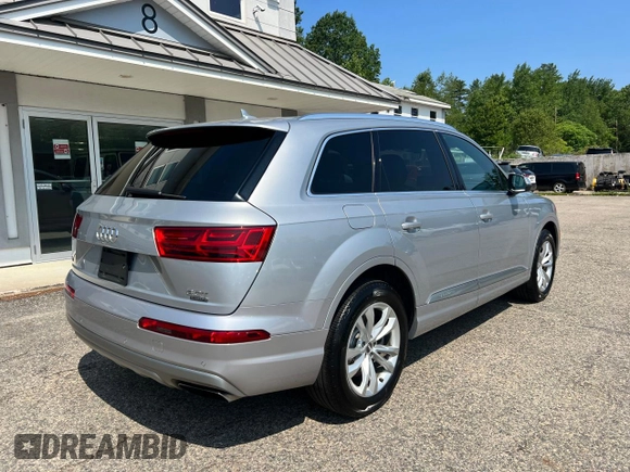 2017 Audi Q7 Premium with VIN WA1AAAF76HD02780, listed as a Copart auction lot 60900805 with 175,276 mi miles and Clean title. Bid and sale history available at DreamBid. Image 4.