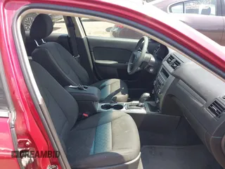 2010 Ford Fusion SE z VIN 3FAHP0HA1AR415945, wystawiony jako IAAI lot #42651204 z przebiegiem 127 765 mil mil oraz . Historia ofert i sprzedaży dostępna na DreamBid. Obrazek 5.