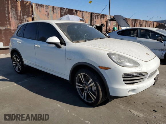 2012 Porsche Cayenne S Hybrid z VIN WP1AE2A23CLA93180, wystawiony jako Copart lot #88579675 z przebiegiem 50 909 mil mil oraz Tytuł czysty. Historia ofert i sprzedaży dostępna na DreamBid. Obrazek 4.