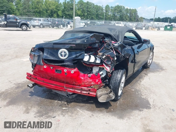 2012 Ford Mustang V6 z VIN 1ZVBP8EM6C5257151, wystawiony jako IAAI lot #42757179 z przebiegiem 210 654 mil mil oraz . Historia ofert i sprzedaży dostępna na DreamBid. Obrazek 4.
