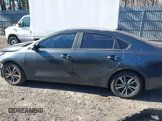2022 Kia Forte LXS z VIN 3KPF24AD8NE464455, wystawiony jako IAAI lot #41710075 z przebiegiem 44 666 mil mil oraz . Historia ofert i sprzedaży dostępna na DreamBid. Obrazek 14.
