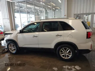 2014 Kia Sorento LX with VIN 5XYKT4A67EG433472, listed as a IAAI auction lot 41276576 with 177,014 mi miles. Bid and sale history available at carsss.com. Image 14.