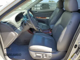 2006 Toyota Camry LE z VIN 4T1BF30K46U116549, wystawiony jako Copart lot #55606105 z przebiegiem 232 128 mil mil oraz Szkoda całkowita • Salvage title. Historia ofert i sprzedaży dostępna na DreamBid. Obrazek 7.