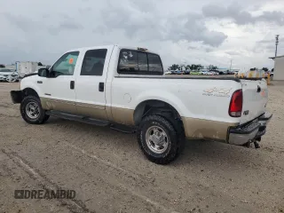 2000 Ford Super Duty F-250 XL with VIN 1FTNW21F4YEA57111, listed as a Copart auction lot 70084424 with 478,074 mi miles and Salvage Title. Bid and sale history available at carsss.com. Image 2.