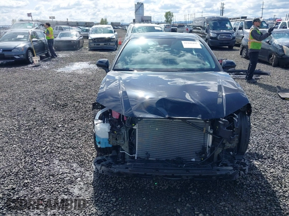 2025 Toyota Camry LE z VIN 4T1DBADK4SU011099, wystawiony jako IAAI lot #41949441 z przebiegiem 1 548 mil mil oraz . Historia ofert i sprzedaży dostępna na DreamBid. Obrazek 13.
