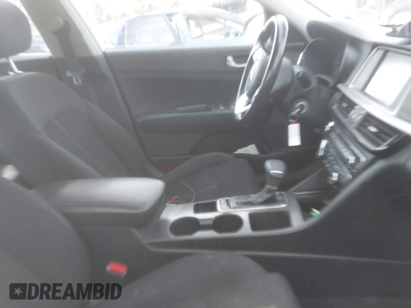 2019 Kia Optima LX with VIN 5XXGT4L38KG300213, listed as a IAAI auction lot 41775052 with 141,402 mi miles. Bid and sale history available at carsss.com. Image 5.