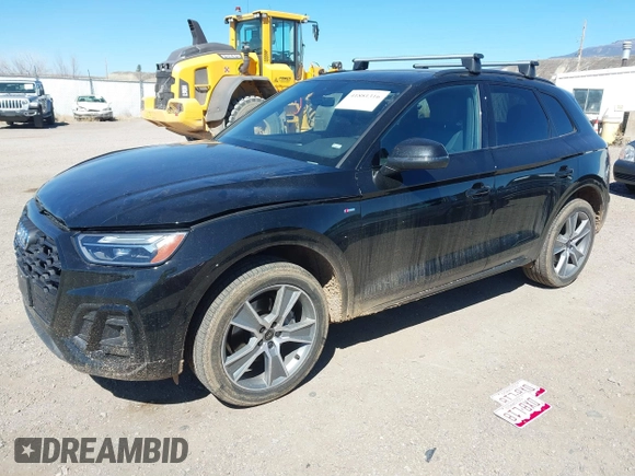 2025 Audi Q5 S line Premium z VIN WA1GAAFY7S2022643, wystawiony jako IAAI lot #41881316 z przebiegiem 8367 mil mil oraz . Historia ofert i sprzedaży dostępna na DreamBid. Obrazek 18.