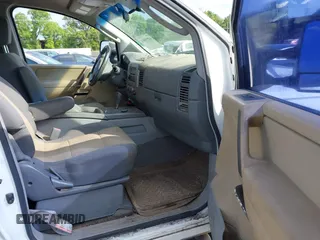 2004 Nissan Titan LE with VIN 1N6AA07A34N517511, listed as a IAAI auction lot 42250560 with 122,189 mi miles and . Bid and sale history available at DreamBid. Image 5.