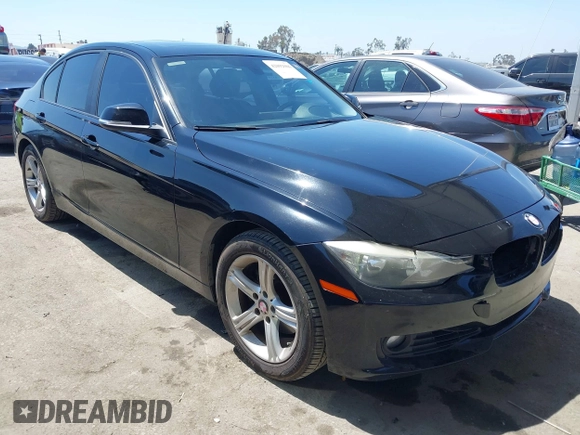 2013 BMW 3 Series 328i z VIN WBA3A5C5XDF356745, wystawiony jako IAAI lot #42092986 z przebiegiem 120 128 mil mil oraz . Historia ofert i sprzedaży dostępna na DreamBid. Obrazek 1.