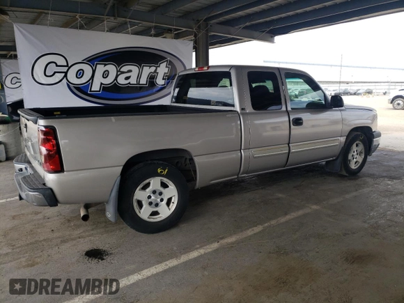 2005 Chevrolet Silverado 1500 LS with VIN 2GCEC19T951216196, listed as a Copart auction lot 54200065 with 126,300 mi miles and Salvage Title. Bid and sale history available at DreamBid. Image 3.