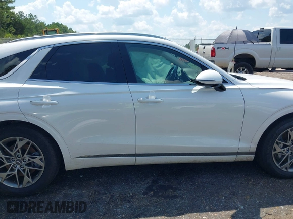 2025 Genesis GV70 2.5T with VIN KMUMADTB8SU213077, listed as a IAAI auction lot 42642854 with 13,762 mi miles and . Bid and sale history available at DreamBid. Image 12.