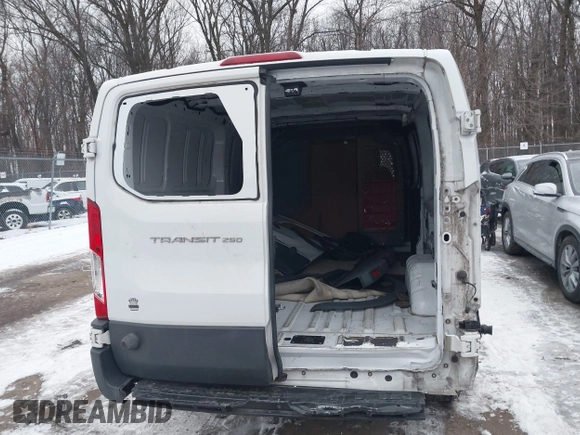 2016 Ford Transit Cargo z VIN 1FTYR2ZM7GKA78803, wystawiony jako IAAI lot #41364048 z przebiegiem 118 833 mil mil oraz . Historia ofert i sprzedaży dostępna na DreamBid. Obrazek 17.