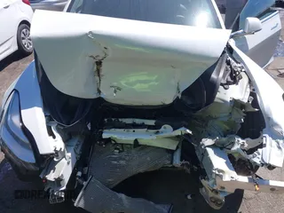 2020 Tesla Model 3 Performance z VIN 5YJ3E1EC2LF587069, wystawiony jako IAAI lot #42063691 z przebiegiem Nie podano mil oraz . Historia ofert i sprzedaży dostępna na DreamBid. Obrazek 10.