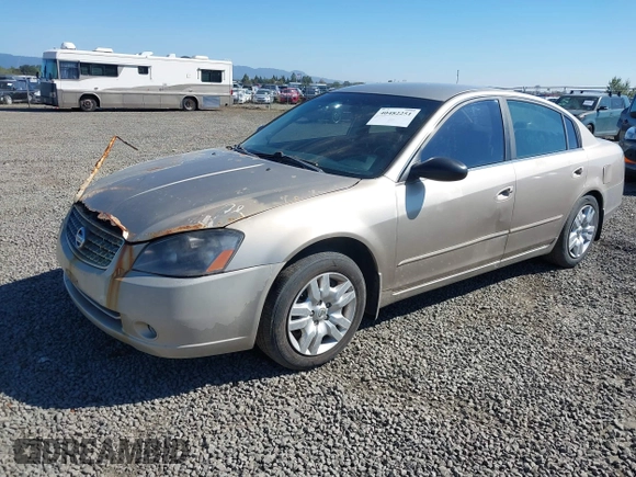2005 Nissan Altima 2.5 S with VIN 1N4AL11D05N401065, listed as a IAAI auction lot 40482251 with 189,035 mi miles. Bid and sale history available at carsss.com. Image 2.