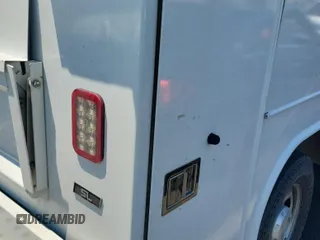 2020 Ford F-250 XL z VIN 1FDBF2B61LED11752, wystawiony jako IAAI lot #42786941 z przebiegiem 156 342 mil mil oraz . Historia ofert i sprzedaży dostępna na DreamBid. Obrazek 23.