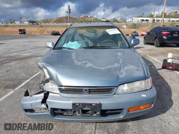 1996 Honda Accord LX with VIN 1HGCD5634TA291036, listed as a IAAI auction lot 41583543 with 166,725 mi miles and . Bid and sale history available at carsss.com. Image 12.