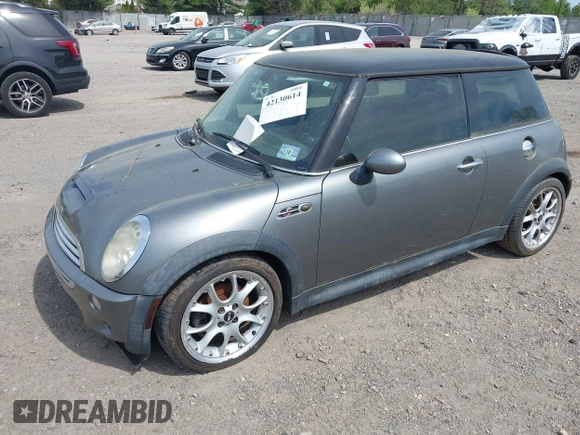 2006 MINI Hardtop S with VIN WMWRE33576TL20826, listed as a IAAI auction lot 42130614 with 160,938 mi miles and . Bid and sale history available at DreamBid. Image 2.