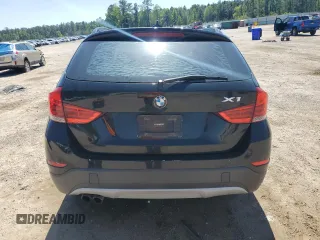 2014 BMW X1 sDrive28i z VIN WBAVM1C52EVW51919, wystawiony jako Copart lot #52282325 z przebiegiem Nie podano mil oraz Szkody całkowita. Historia ofert i sprzedaży dostępna na DreamBid. Obrazek 6.