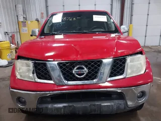 2006 Nissan Frontier SE z VIN 1N6AD07W86C401156, wystawiony jako IAAI lot #41808763 z przebiegiem 200 825 mil mil oraz . Historia ofert i sprzedaży dostępna na DreamBid. Obrazek 12.