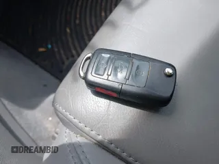 2006 Volkswagen Jetta GLI Turbo z VIN 3VWXJ71K06M728828, wystawiony jako IAAI lot #42477114 z przebiegiem 95 238 mil mil oraz . Historia ofert i sprzedaży dostępna na DreamBid. Obrazek 11.