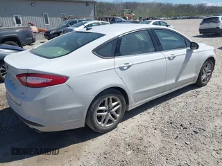 2013 Ford Fusion SE with VIN 3FA6P0H77DR280910, listed as a IAAI auction lot 42056184 with 186,346 mi miles. Bid and sale history available at carsss.com. Image 4.