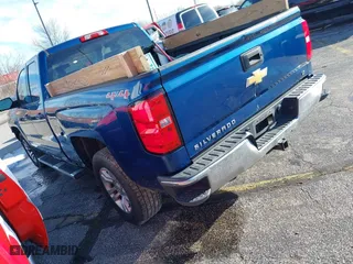2017 Chevrolet Silverado 1500 LT with VIN 1GCVKREH9HZ137190, listed as a IAAI auction lot 41123725 with 85,959 mi miles. Bid and sale history available at carsss.com. Image 3.