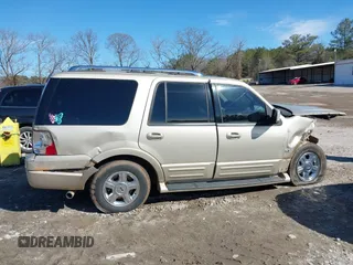 2005 Ford Expedition Limited with VIN 1FMFU19565LA63012, listed as a IAAI auction lot 41370679 with 235,080 mi miles. Bid and sale history available at carsss.com. Image 14.