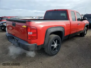 2008 Chevrolet Silverado 1500 LTZ with VIN 1GCEK19038Z241986, listed as a Copart auction lot 84512514 with 258,824 mi miles and Salvage Title. Bid and sale history available at carsss.com. Image 3.