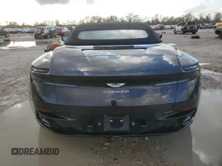 2020 Aston Martin DB11 z VIN SCFRMFCW6LGM09132, wystawiony jako Copart lot #85471884 z przebiegiem Nie podano mil oraz Nie do naprawy. Historia ofert i sprzedaży dostępna na DreamBid. Obrazek 6.