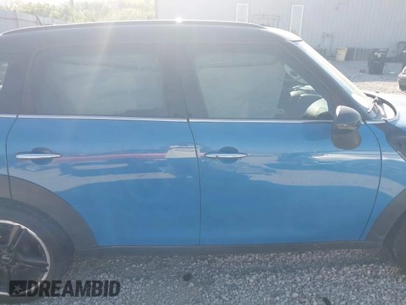 2016 MINI Countryman S with VIN WMWZC3C58GWT10084, listed as a IAAI auction lot 42093564 with 120,694 mi miles and . Bid and sale history available at DreamBid. Image 12.