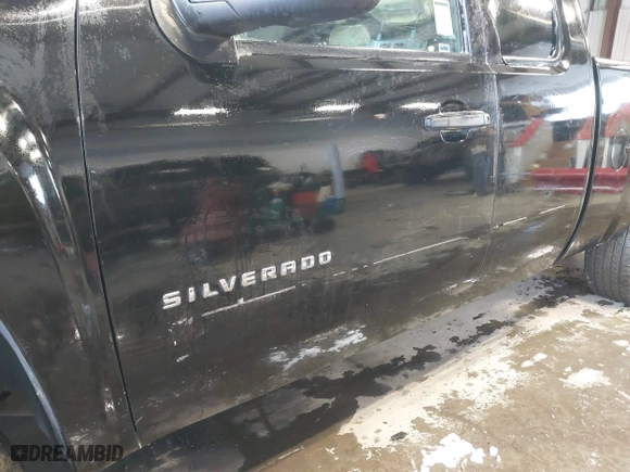 2013 Chevrolet Silverado 1500 LT with VIN 1GCRCSEA9DZ355598, listed as a IAAI auction lot 41297558 with 121,577 mi miles. Bid and sale history available at carsss.com. Image 6.