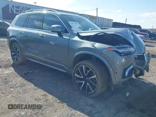 2018 Volvo XC90 Momentum with VIN YV4A22PK6J1386904, listed as a IAAI auction lot 41871000 with 58,955 mi miles. Bid and sale history available at carsss.com. Image 1.