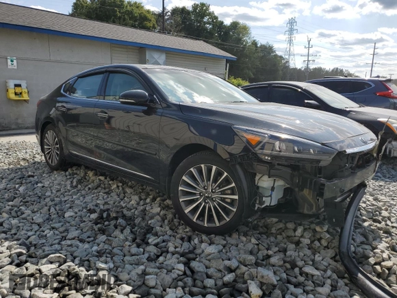 2017 Kia Cadenza Technology with VIN KNALC4J19H5061734, listed as a Copart auction lot 68061044 with 70,998 mi miles and Salvage Title. Bid and sale history available at carsss.com. Image 4.