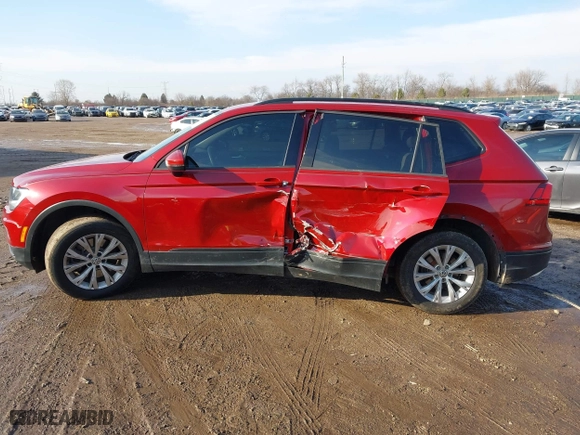 2018 Volkswagen Tiguan S with VIN 3VV1B7AX2JM050594, listed as a IAAI auction lot 41681117 with 134,654 mi miles. Bid and sale history available at carsss.com. Image 14.