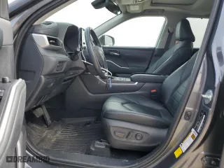 2020 Toyota Highlander XLE with VIN 5TDGZRBH9LS517682, listed as a Copart auction lot 47233105 with 28,205 mi miles and Salvage Title. Bid and sale history available at carsss.com. Image 7.