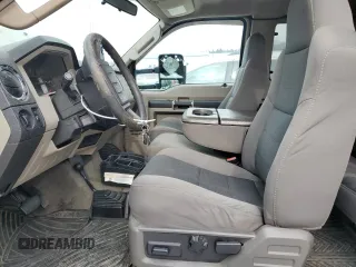 2010 Ford F-250 XL z VIN 1FTSX2B51AEB05501, wystawiony jako Copart lot #43577695 z przebiegiem 183 441 mil mil oraz Szkody całkowita. Historia ofert i sprzedaży dostępna na DreamBid. Obrazek 7.