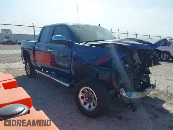 2013 Chevrolet Silverado 1500 LT with VIN 3GCPKSE74DG373909, listed as a IAAI auction lot 41844261 with 108,991 mi miles. Bid and sale history available at carsss.com. Image 1.