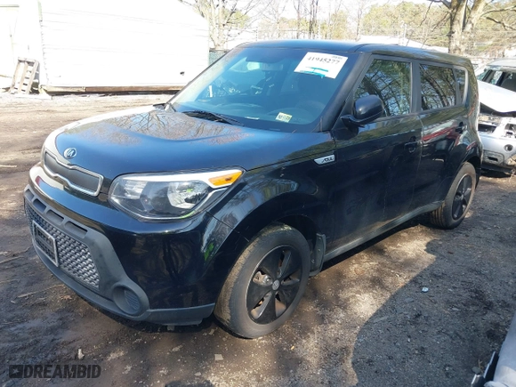 2015 Kia Soul with VIN KNDJN2A23F7131828, listed as a IAAI auction lot 41945277 with 150,000 mi miles. Bid and sale history available at carsss.com. Image 2.