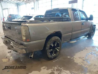 2006 Chevrolet Silverado 1500 Work Truck with VIN 1GCEC19X76Z300027, listed as a IAAI auction lot 41378404 with 171,637 mi miles. Bid and sale history available at carsss.com. Image 4.