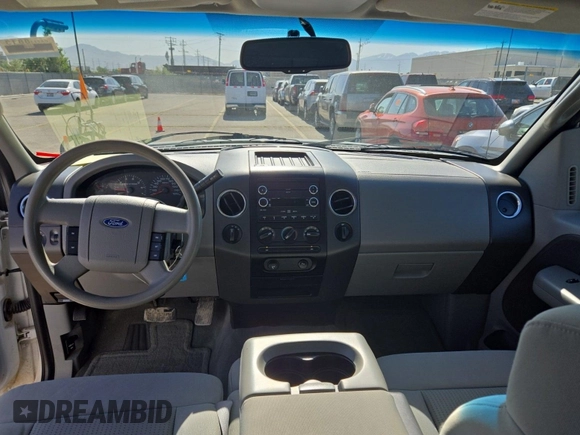 2008 Ford F-150 XLT z VIN 1FTPW14V38FA76863, wystawiony jako IAAI lot #42610373 z przebiegiem 178 671 mil mil oraz . Historia ofert i sprzedaży dostępna na DreamBid. Obrazek 38.