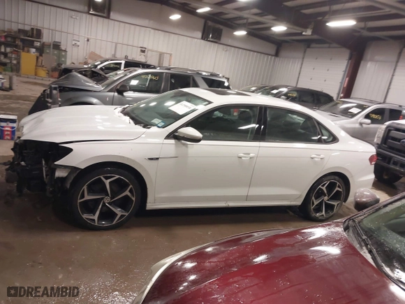 2020 Volkswagen Passat 2.0T R-Line with VIN 1VWMA7A37LC021086, listed as a IAAI auction lot 41290058 with 71,555 mi miles. Bid and sale history available at carsss.com. Image 14.